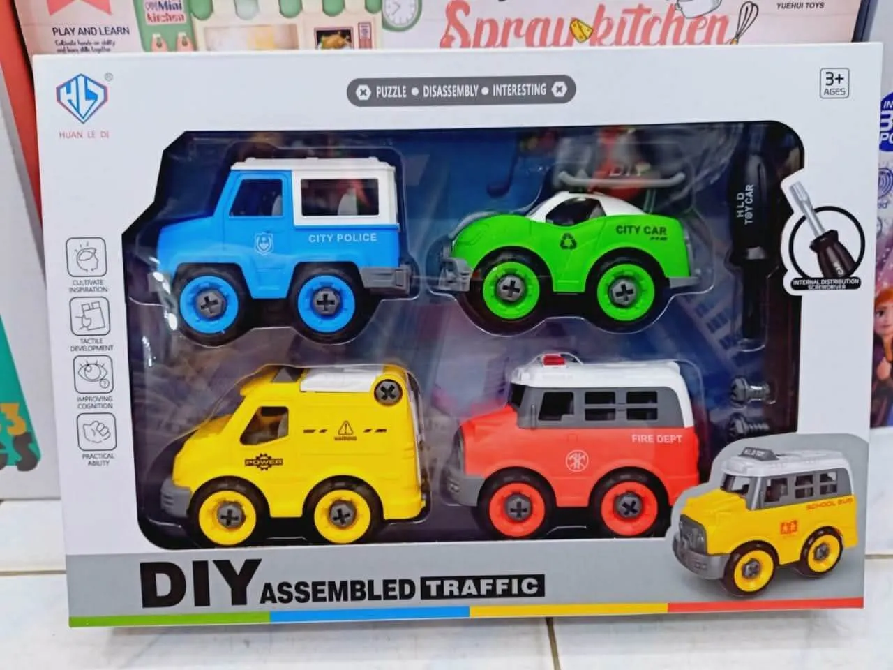 DIY Assembled Traffic – HLD Toy Car / Huan Li Di